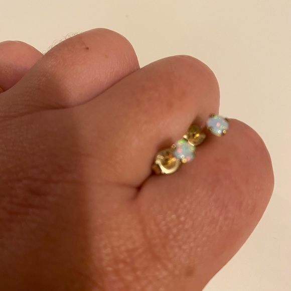 White opal studs - Picture 2 of 3